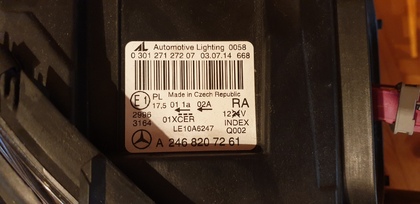 Parduodu priekinį dešinės pusės žibintą Mercedes‑B Class W246