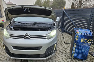 Mobilus variklių dekarbonizavimas ir salono ozonavimas