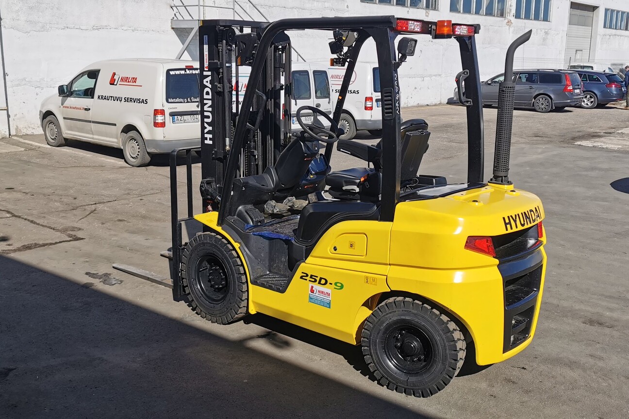 Dyzelinis autokrautuvas HYUNDAI 25D-9