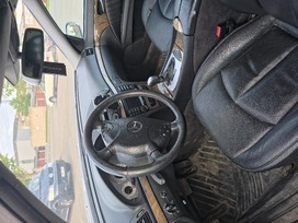 Mercedes benz w211 e320
