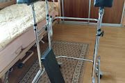 funkcinė lova, wc kėdė, aukšta ratukinė vaikštynė