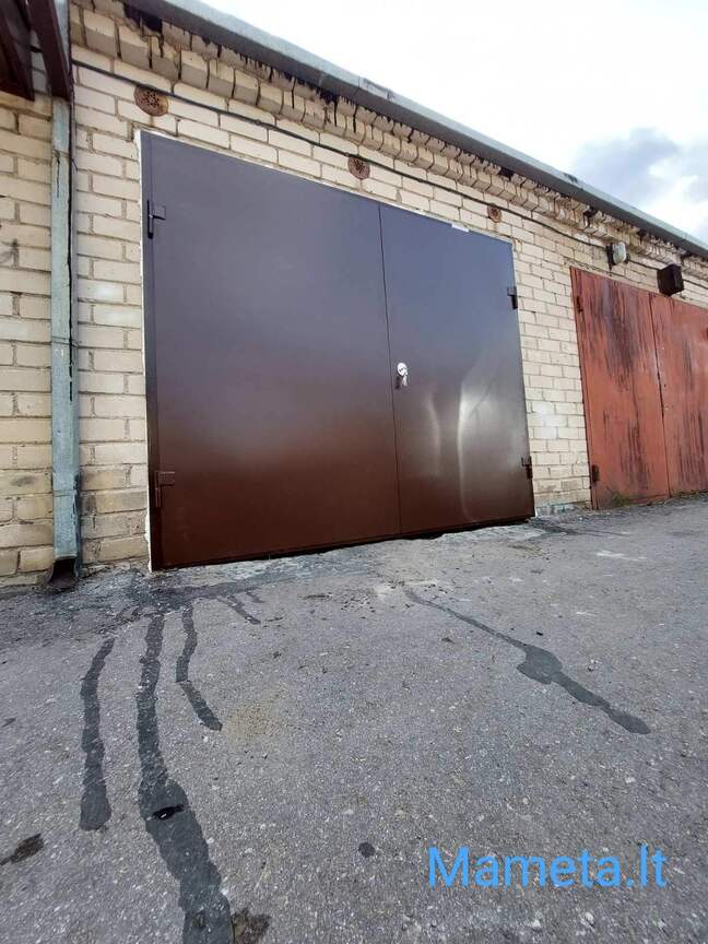 Metaliniai garažo vartai