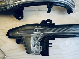 Audi veidrodėlių posūkio signalų lęšiai (2 vnt.)