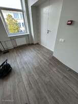 Grindų klojimas – laminatas, vinilinės lentelės, linoliaumas